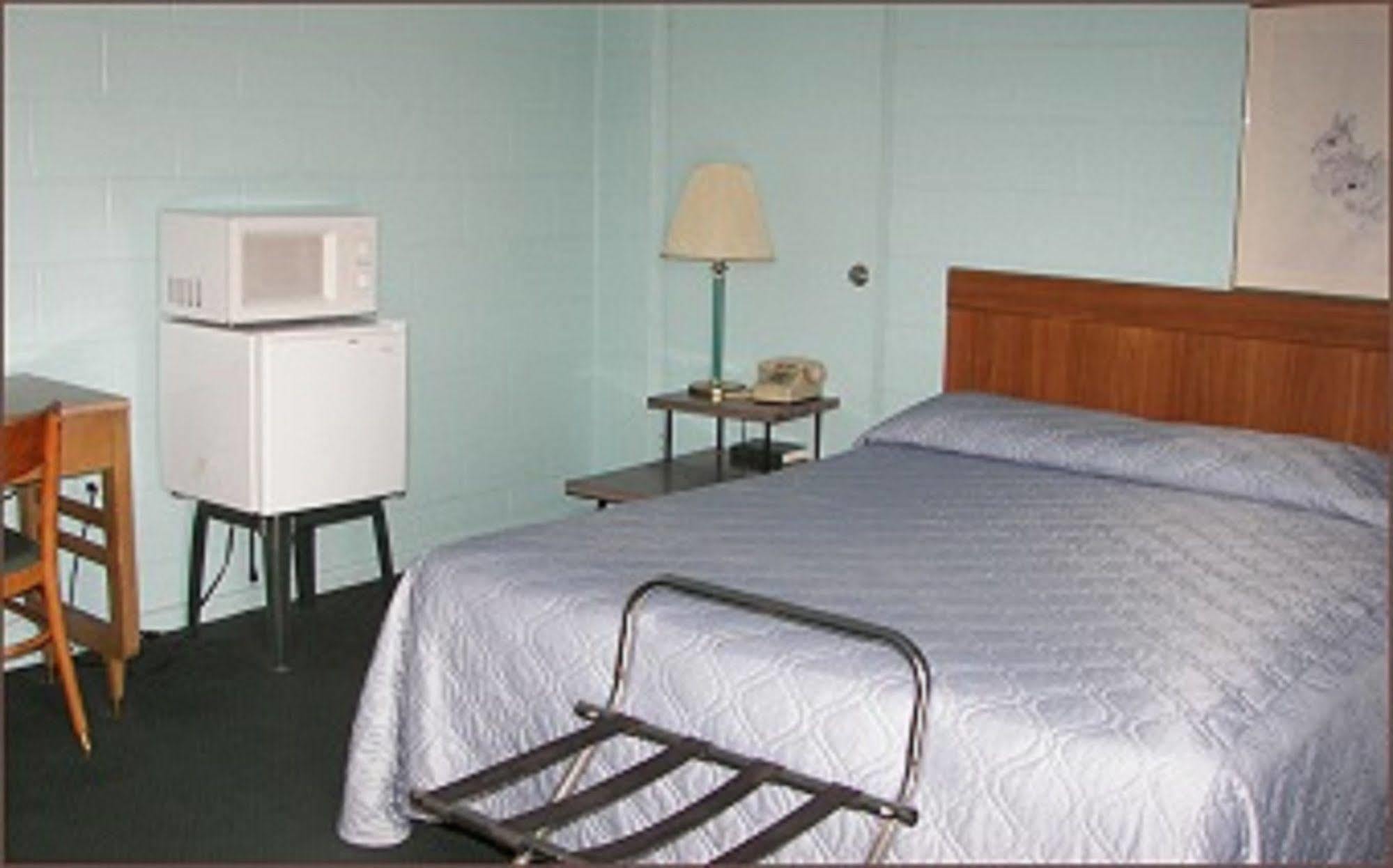 Holiday Host Motel Sonora Εξωτερικό φωτογραφία